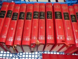 Emmaüs Quimper : 1 à 3 € le livre ancien ou de club au déstockage.