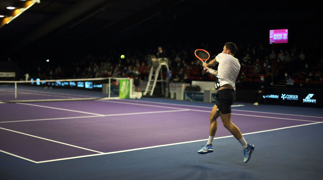 Quimper le 26 janvier 2022. Open de tennis ATP Challenger . Quart de finale. Dennis Novak, autrichien, qualifié. (2)
