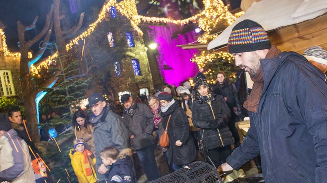 Pour la 3e année consécutive Locronan revêt ses habits de lumière pour un Noël magique (3)