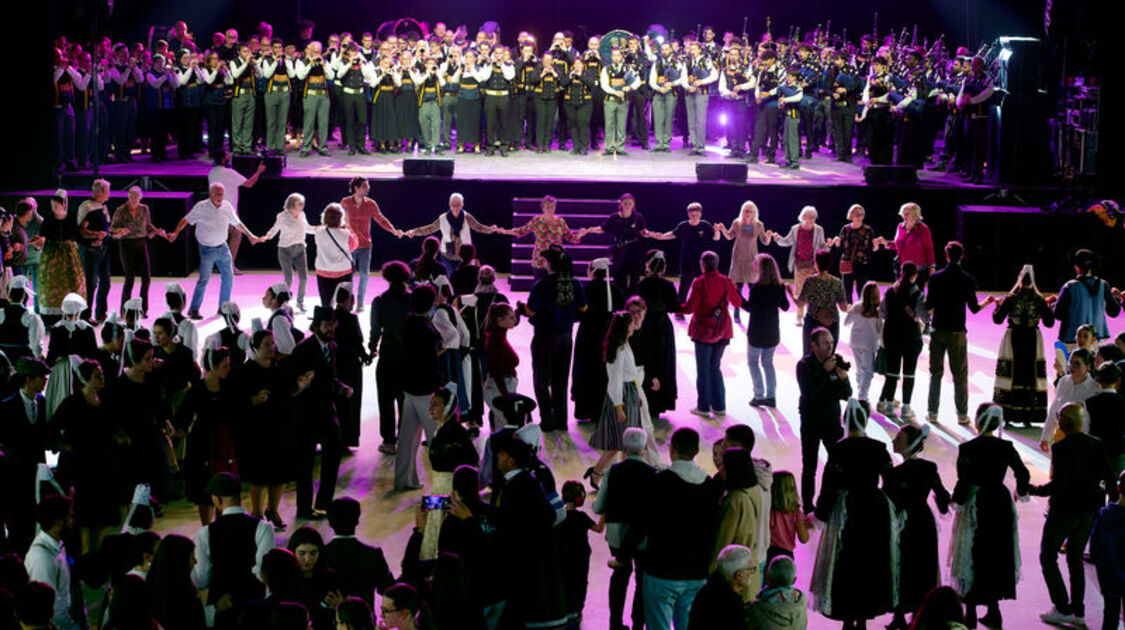 Ouverture de la grande salle événementielle "Kostum Park – À nous la vie"
