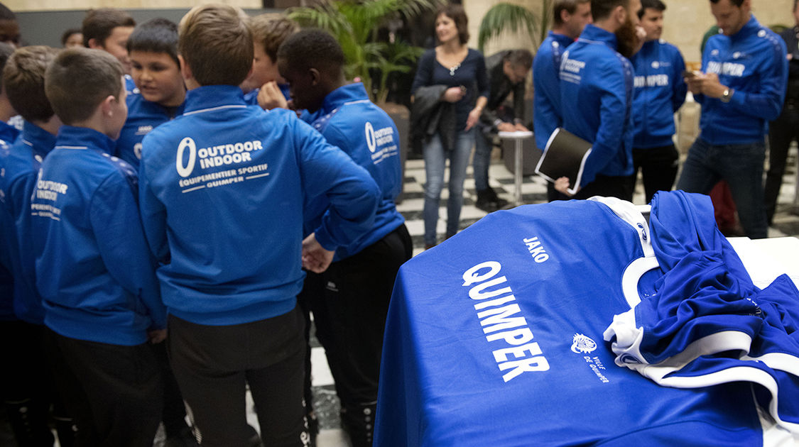 La sélection quimpéroise qui participera au Mondial Pupilles 2019 reçue en mairie centre (8)