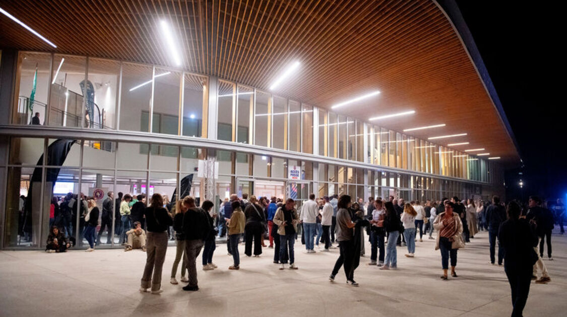 Ouverture de la grande salle événementielle "Kostum Park – À nous la vie"