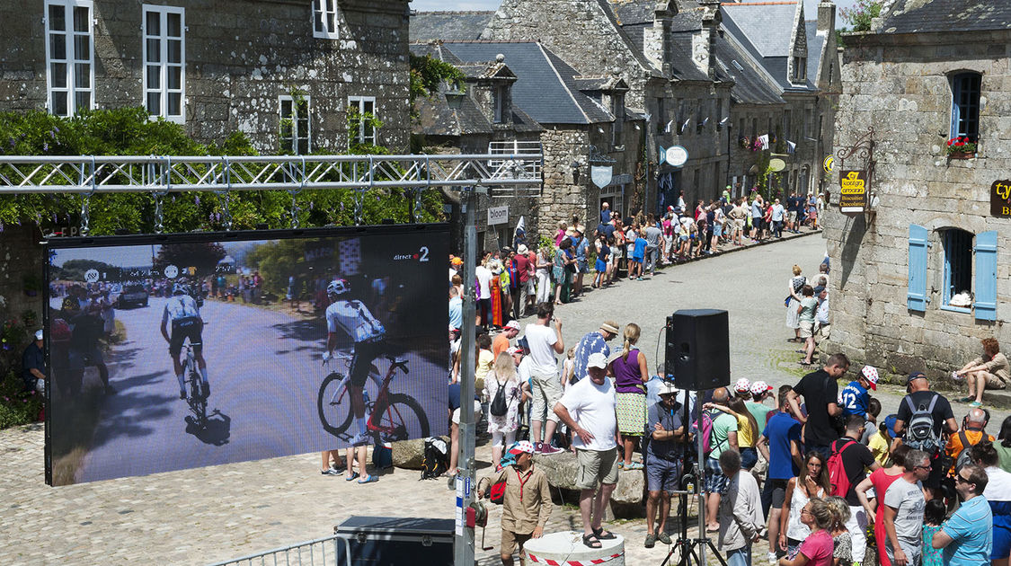 Le passage du Tour de France à Locronan le mercredi 11 juillet 2018 (12)