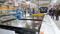 Le BlueBus électrique est équipé de  huit batteries Lithium Métal Polymère de ce type, pesant chacune 300 kg. Elles sont produites à Ergué-Gabéric.