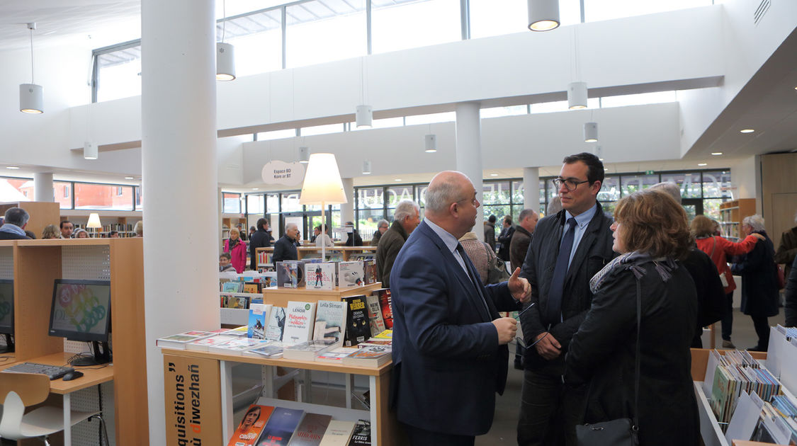 Inauguration de la médiathèque à Ergué-Gabéric le samedi 1er avril, par Ludovic Jolivet, président de Quimper Bretagne Occidentale, Hervé Herry, maire de la ville et Hervé Jaouen, écrivain. (17)