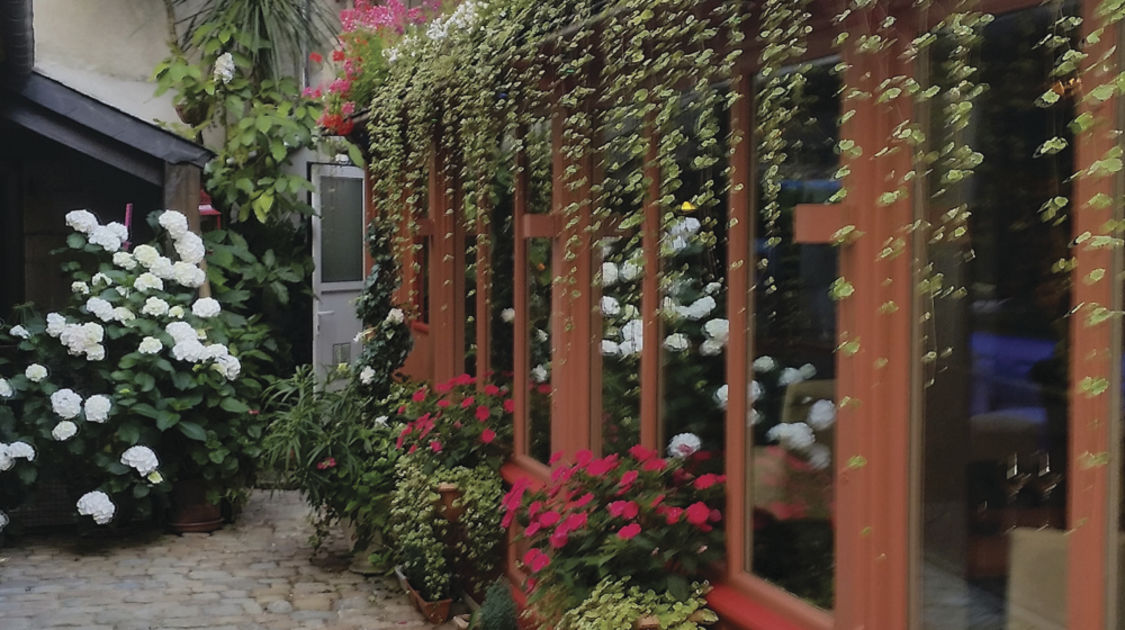 Etablissements accueillant la clientèle touristique (hôtels, restaurants, campings privés, équipements touristiques, commerce et services...) - 2ème prix Thierry Le Pape "jardin d'été"