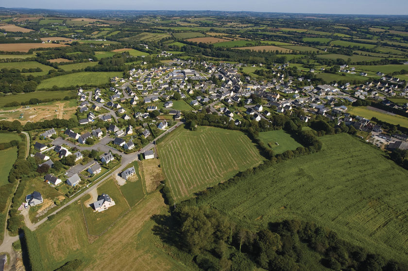 Edern, commune de 2250 habitants