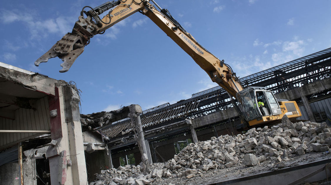 Démolition de la Halle Sernam