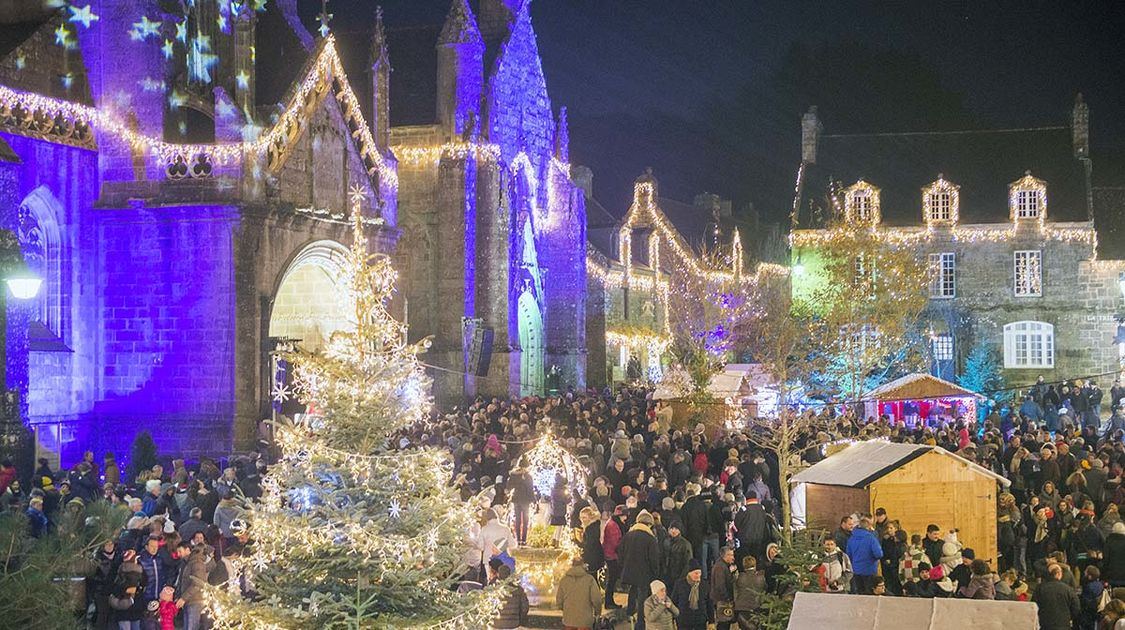 Pour la 3e année consécutive Locronan revêt ses habits de lumière pour un Noël magique (16)