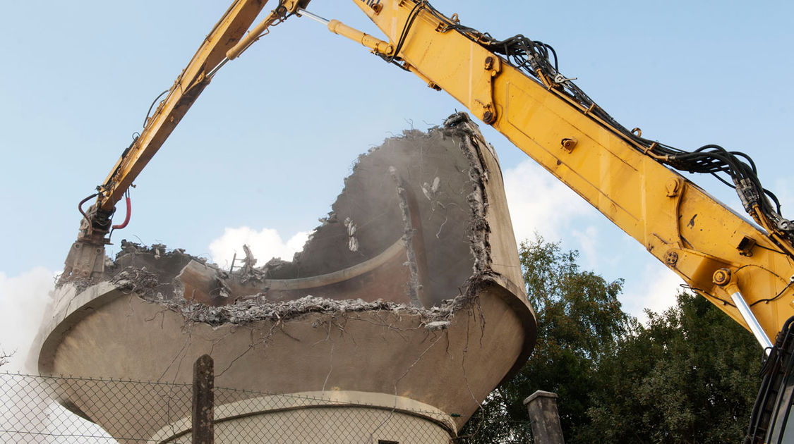 Deconstruction du chateau d eau de Ty Rouz (4)