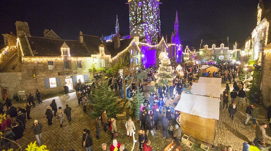 Pour la 3e année consécutive Locronan revêt ses habits de lumière pour un Noël magique (1)