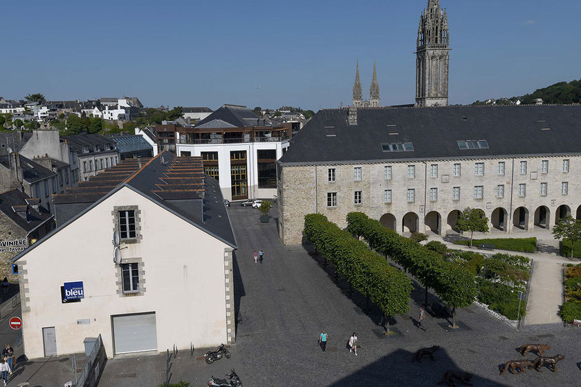 Deux restaurants dans les anciens locaux de France Bleu