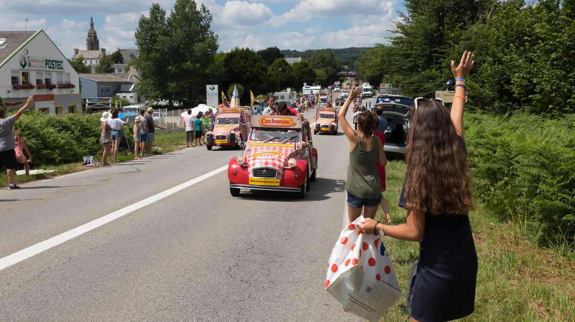 Le passage du Tour à Plogonnec à 20 km de l arrivee quimpéroise (9)