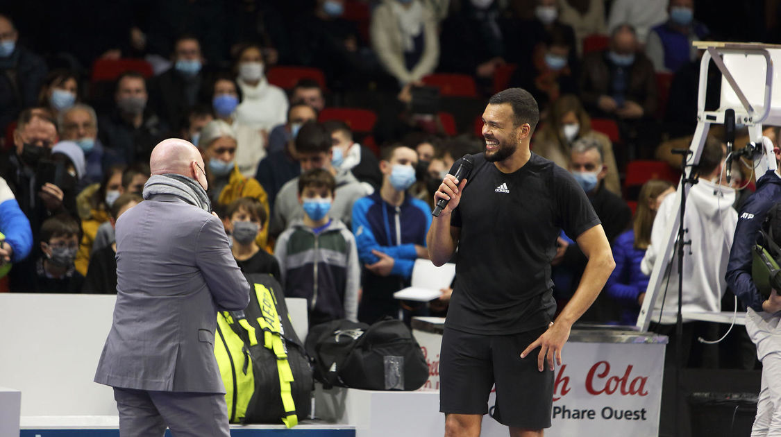 Quimper le 24 janvier 2022. Open de tennis ATP Challenger . 1er tour qualificatif; Victoire de J.W Tsonga face au suisse Marc Huesler (7)