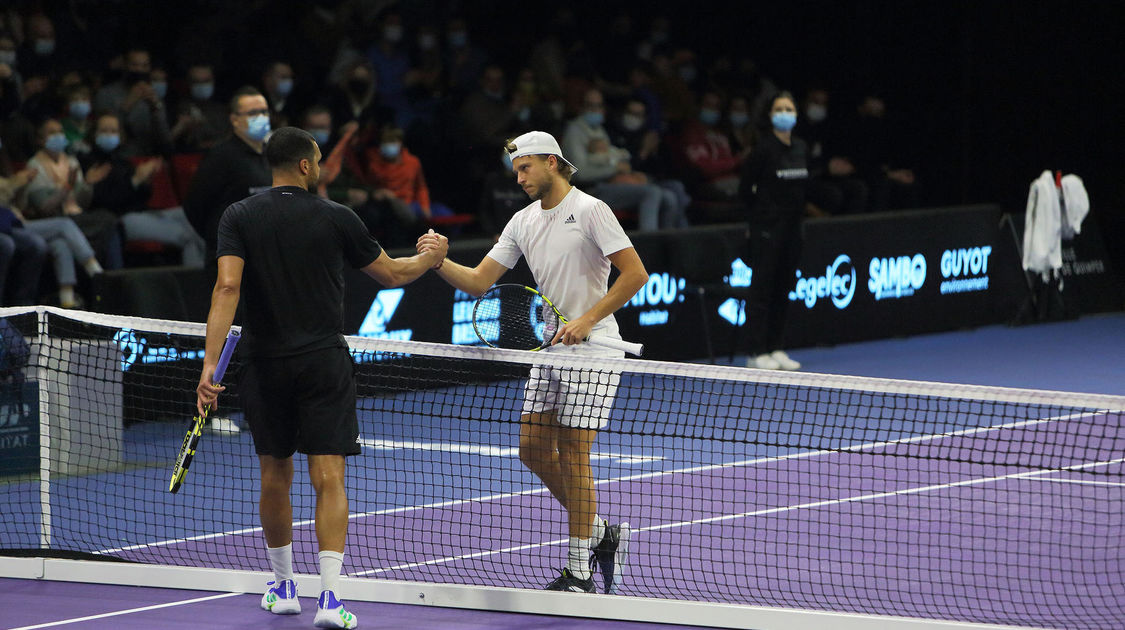 Quimper le 26 janvier 2022. Open de tennis ATP Challenger . Quart de finale. match entre les français J.W Tsonga et Alexandre Müller, vainqueur (8)