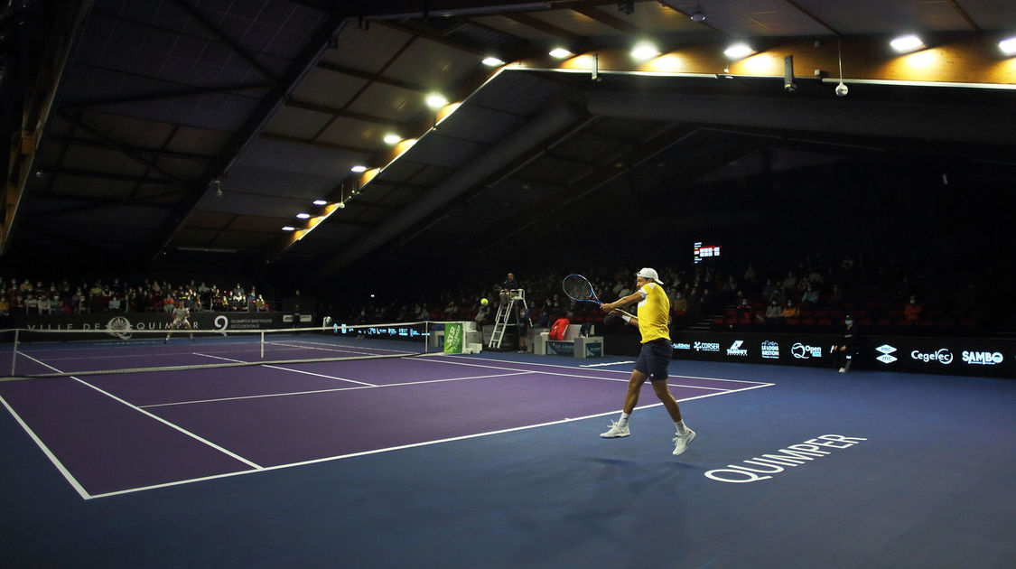 Quimper le 24 janvier 2022. Open de tennis ATP Challenger . 1er tour qualificatif. Victoire de Lucas Pouille face à Maxime janvier