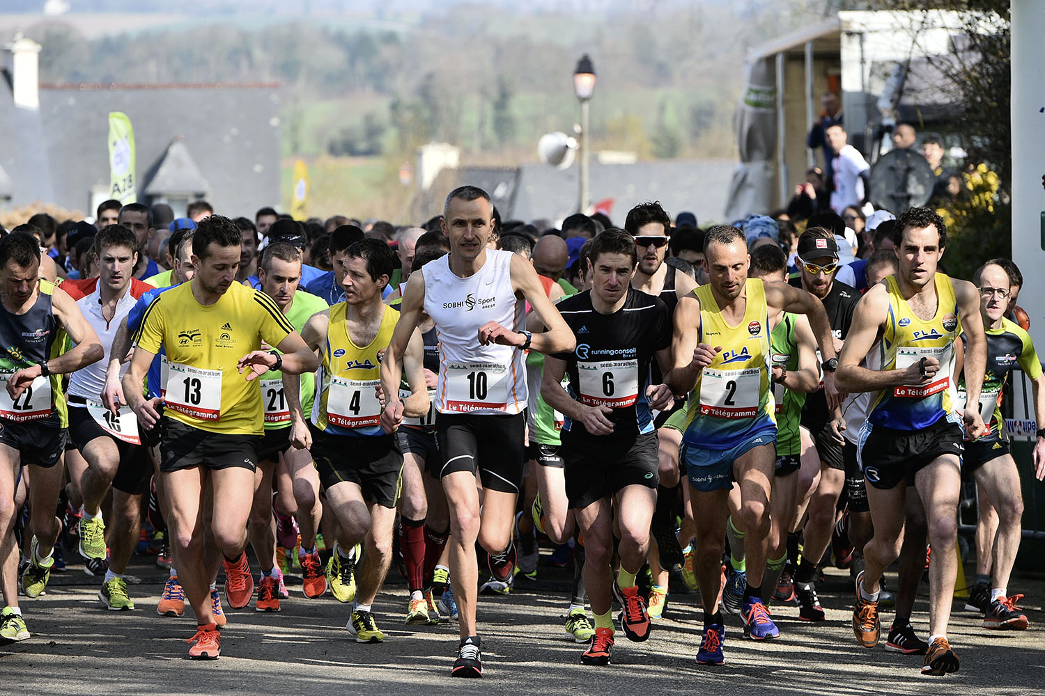 Succès populaire du premier semi-marathon Locronan-Quimper