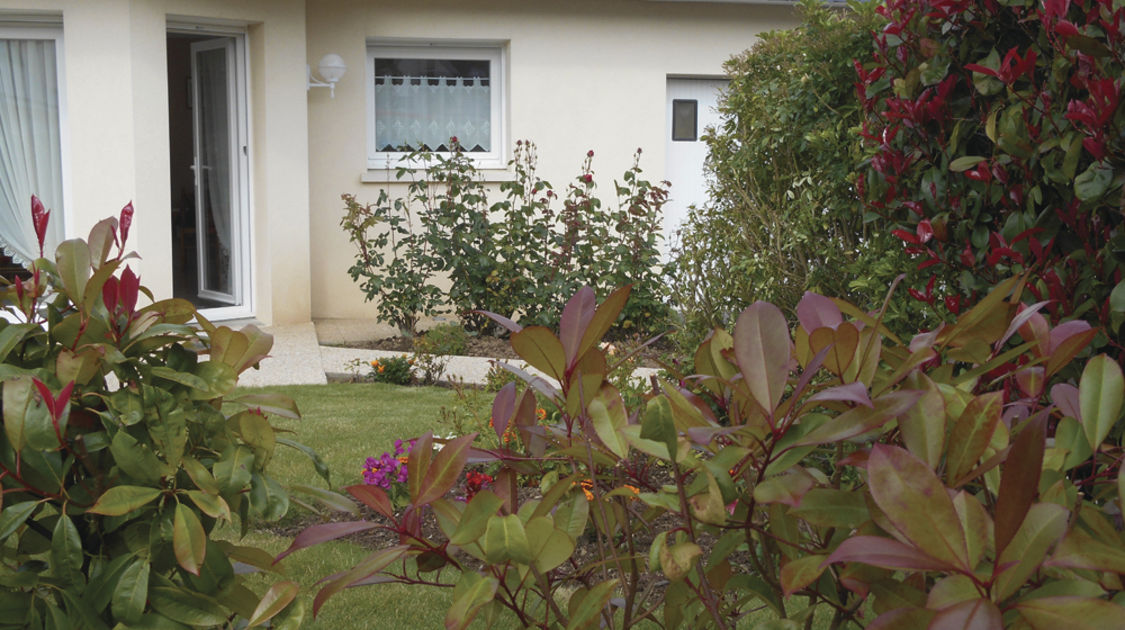 Maisons avec jardin très visible de la rue - 3ème prix Jacqueline Abgrall