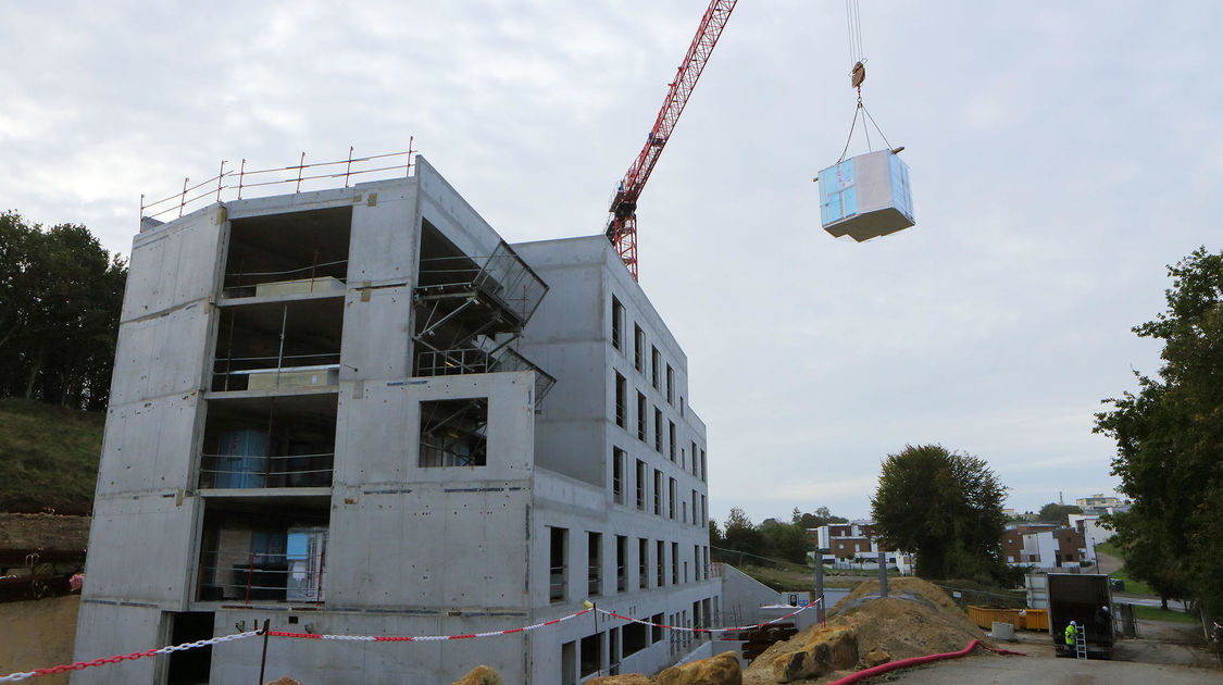 Livraison des cabines de bain à l'EHPAD de Penhars_02