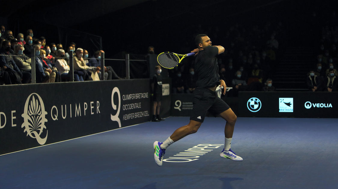 Quimper le 26 janvier 2022. Open de tennis ATP Challenger . Quart de finale. match entre les français J.W Tsonga et Alexandre Müller, vainqueur (4)