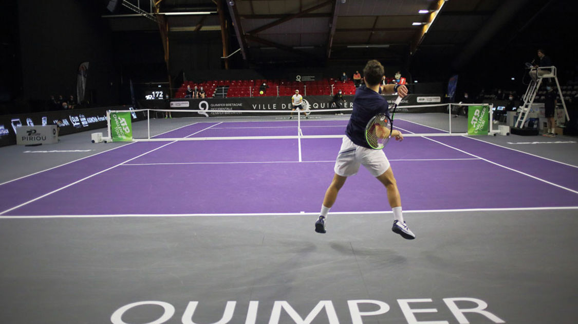 Quimper le 25 janvier 2021. Open ATP Challenger tour Quimper Bretagne Occidentale. affiche 16ème finale entre les français Hugo Gaston et Grégoire Barrere ( vainqueur ). Hugo Gaston.