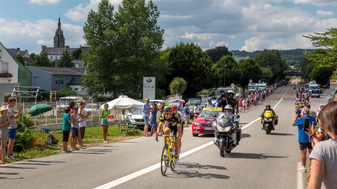 Le passage du Tour à Plogonnec à 20 km de l arrivee quimpéroise (12)