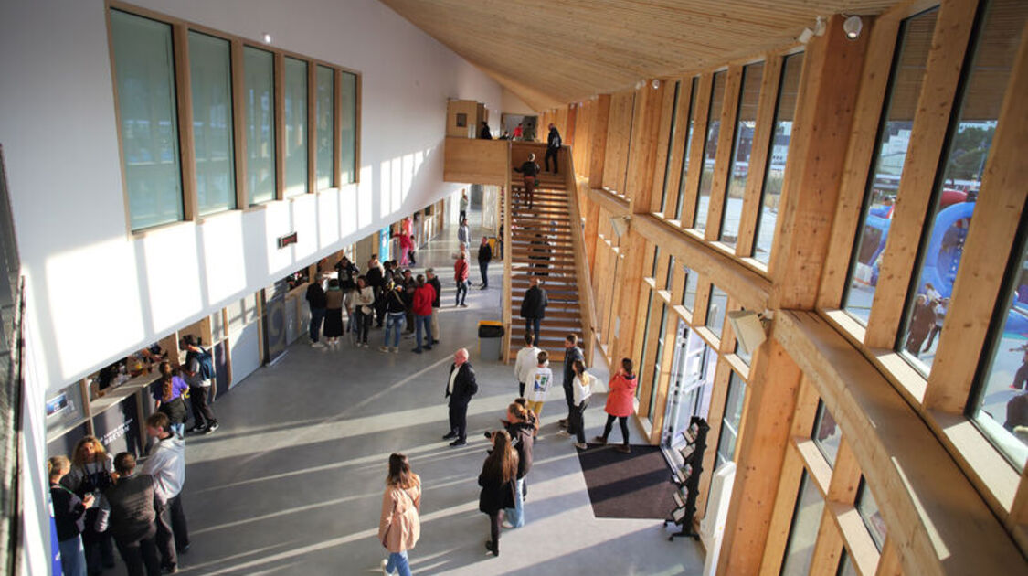 Ouverture de la grande salle événementielle "Kostum Park – À nous la vie"