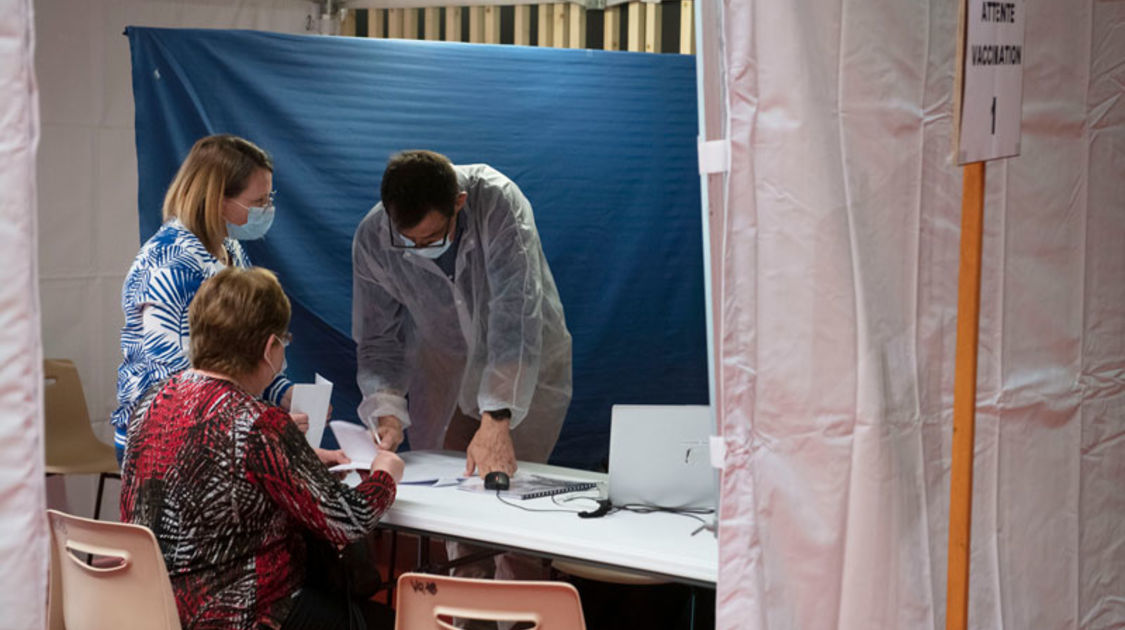 Centre de vaccination de Quimper à l'espace Dan Ar Braz