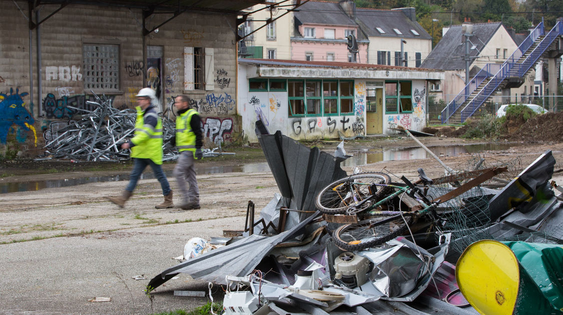 Projet gare - Démolition de hangars zone de l Hippodrome (5)