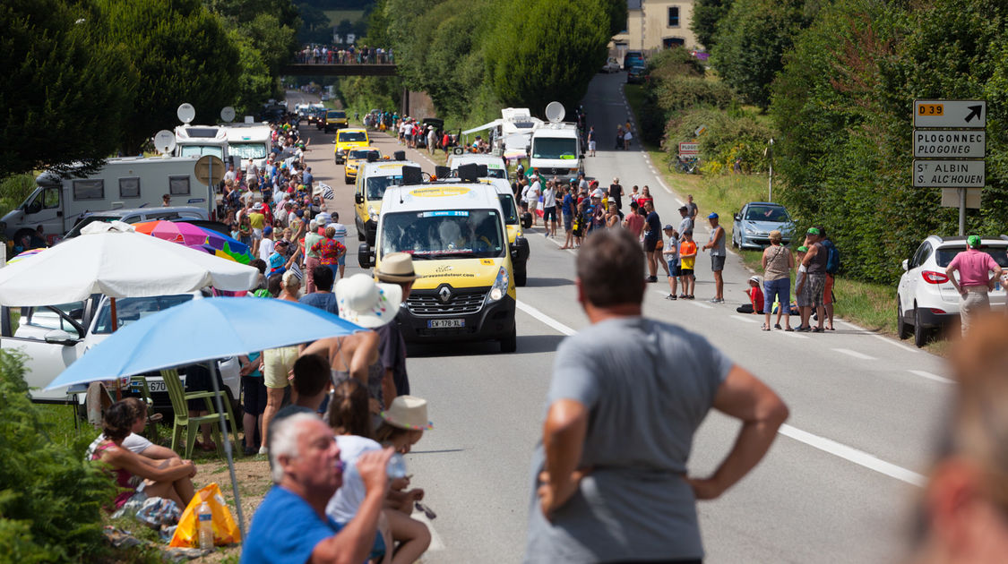 Le passage du Tour à Plogonnec à 20 km de l arrivee quimpéroise (11)