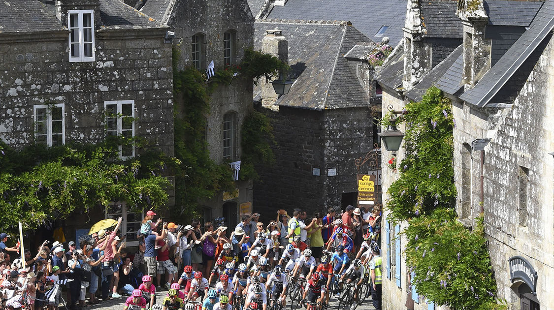 Le passage du Tour de France à Locronan le mercredi 11 juillet 2018 (27)