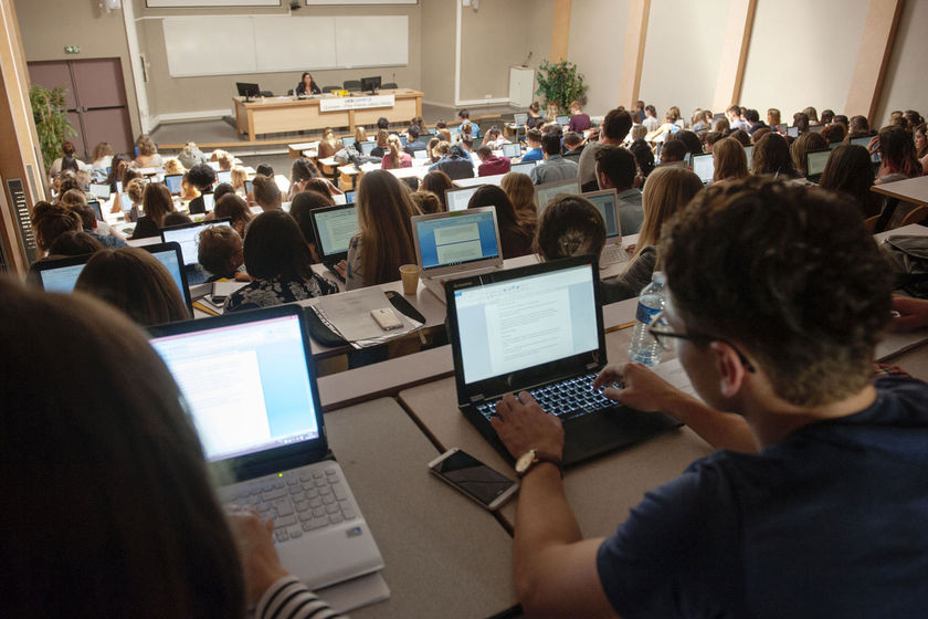 Un des amphithéâtres du pôle universitaire Per-Jakes Helias