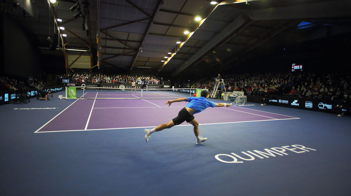 Quimper le 30 janvier 2022. Open de tennis ATP Chalenger de quimper ; Finale simple. Le Canadien Vasek Pospisil (138e) s'impose devant le  Français Grégoire Barrère (167e). Victoire en trois sets  6-4, 3-6, 6-1.