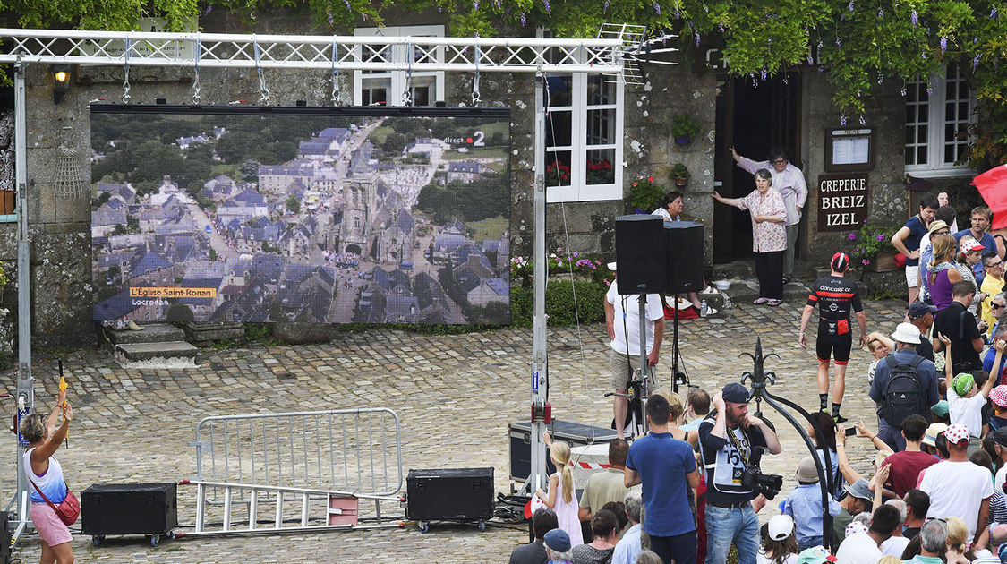 Le passage du Tour de France à Locronan le mercredi 11 juillet 2018 (19)