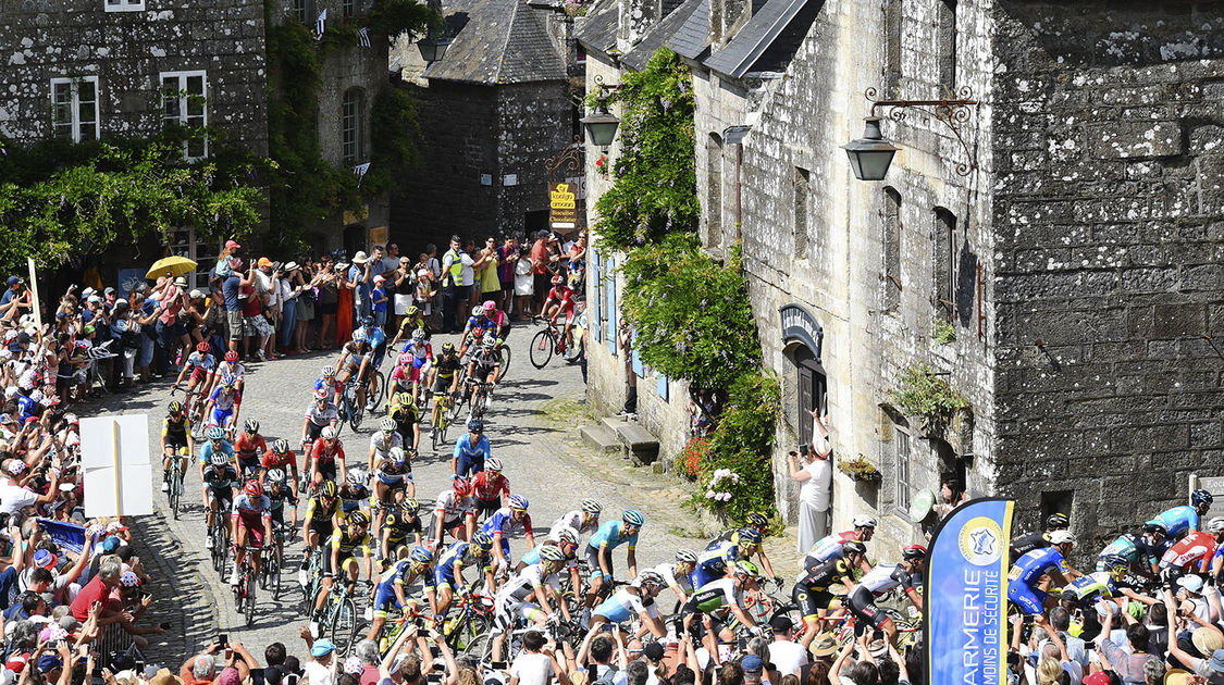 Le passage du Tour de France à Locronan le mercredi 11 juillet 2018 (30)