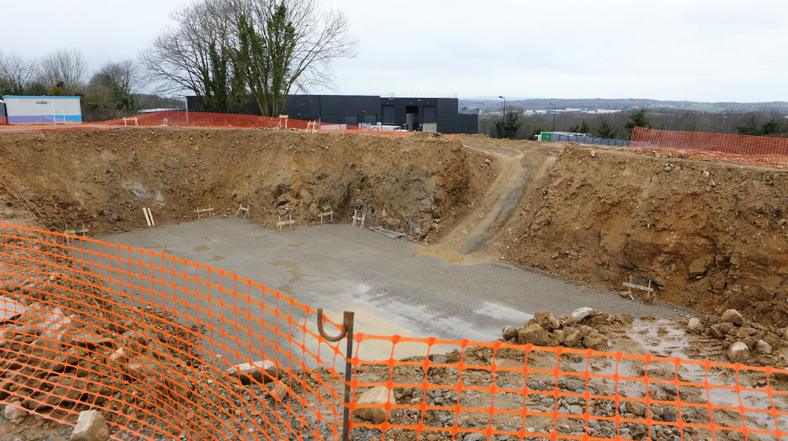 Une centrale biogaz est en construction à Quimper au Petit Guélen. Ses premiers mètres cubes seront injectés dans le réseau de gaz de ville à la fin de l’année.