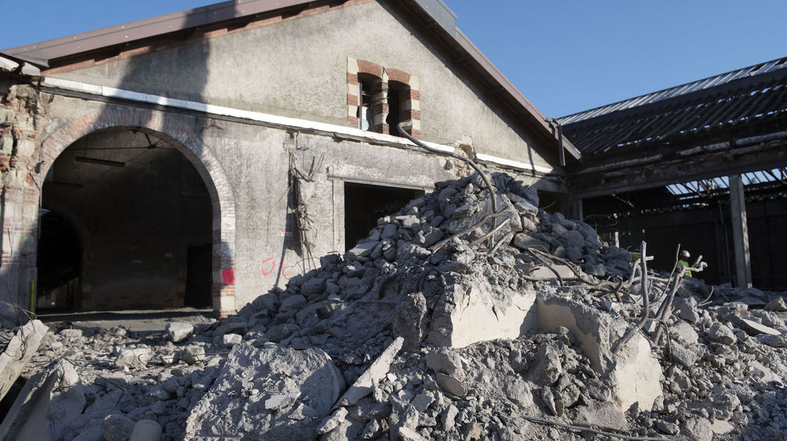 Démolition de la Halle Sernam