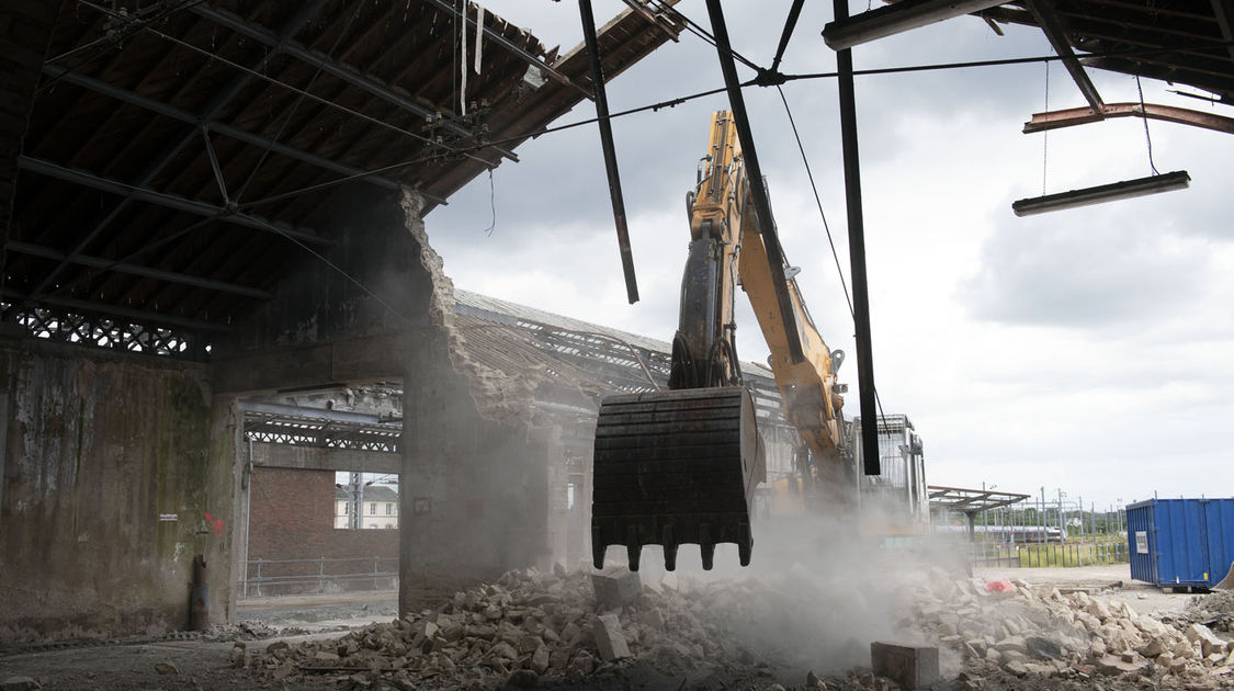 Démolition de la Halle Sernam